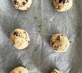 cranberry oatmeal cookies, Shaped cookies on a baking sheet