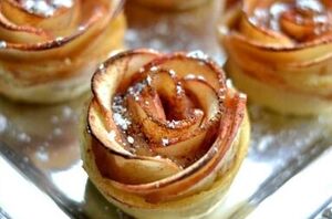 This might be the prettiest puff pastry dessert we've ever seen