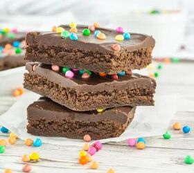 These copycat Cosmic Brownies are extra chewy and super addictive