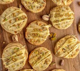 12 pistachio desserts everyones obsessed with right now, Pistachio Shortbread Cookies
