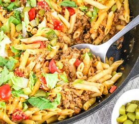 If you love cheeseburgers, you are going to LOVE this cheeseburger pasta skillet (so easy!)