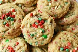 What makes these chocolate chip cookies PERFECT for Christmas