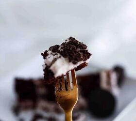 Easy Chocolate Cake With Cookies & Cream Filling