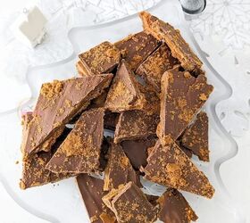irresistible biscoff toffee crack, Biscoff toffee on a christmas tree platter