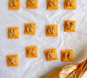 chocolate cheezit bites