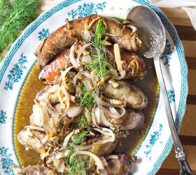 fennel braised sausages, Blue transferware platter with sausages