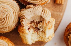 These cupcakes take less than 30 minutes to prepare and are a cinnamon-lover's dream