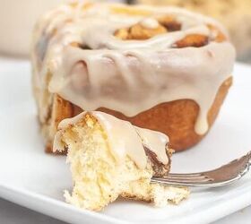 You will never guess what she makes these cinnamon rolls out of