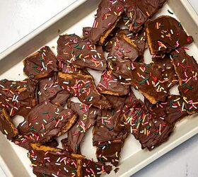 This Ritz cracker toffee is endlessly addictive (and so easy to make!)