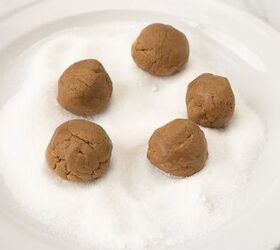 crispy ginger cookies, Make some cookie balls