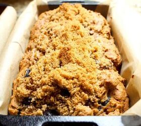 blueberry banana bread, Toasty brown sugar on the top of the baked blueberry banana bread