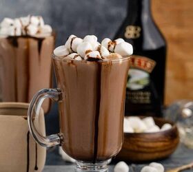 baileys hot chocolate, Baileys Hot Chocolate in a Mug with Marshmallows