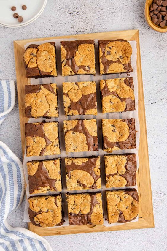 chocolate chip cookie brownie bars, Chocolate Chip Cookie Brownie Bars Recipe Cut into Squares