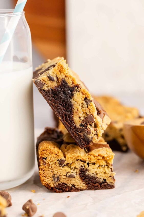 chocolate chip cookie brownie bars, Chocolate Chip Cookie Brownie Bars Recipe Beside a Glass of Milk
