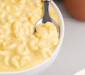 slow cooker mac and cheese velveeta, Slow Cooker Mac and Cheese Velveeta in a Bowl with a Spoon