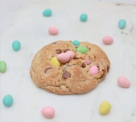 cadbury mini egg chocolate chip cookies, mini egg cookie with mini eggs around