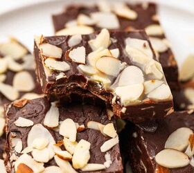 dark chocolate fudge with almonds, Dark Chocolate Fudge with Almonds