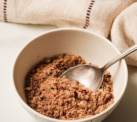 million dollar bacon, Spoon mixing together the sugar and spice mixture in a bowl