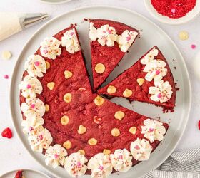 valentine s cookie cake red velvet cookie cake recipe, Valentines cookie cake in a white plate