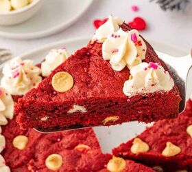 valentine s cookie cake red velvet cookie cake recipe, Slice of valentines cookie cake red velvet