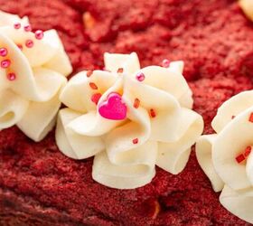 valentine s cookie cake red velvet cookie cake recipe, cream cheese frosting on a cake