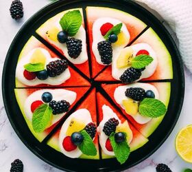 easy 3 ingredient hot cocoa dip, A watermelon pizza with fruit on top