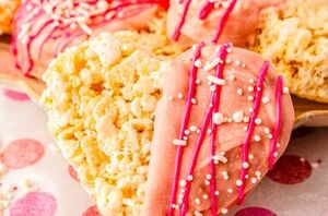 Looking for a simple, festive treat that's perfect for Valentine's Day? Look no further!