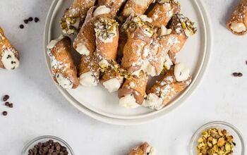 Authentic Cannoli Filling Recipe With Chocolate Chips and Pistachios