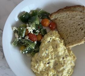 scambled eggs with cottage cheese