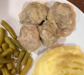 Crockpot Country Gravy Meatballs
