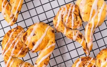Air Fryer Heart-Shaped Cinnamon Rolls