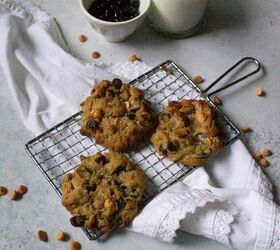 peanut butter chocolate chip cookies