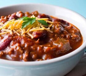 slow cooker chili recipe easy and hearty chili, Close up image of Slow Cooker Chili in a white bowl