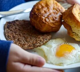 <u>Instead of frying eggs on a pan—cook them like THIS (genius!)</u>