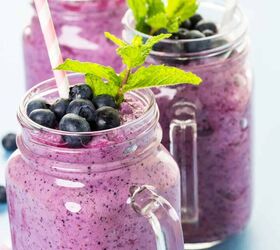 blueberry smoothie recipe easy antioxidant smoothie, Close up image of three glass mugs full of blueberry smoothie