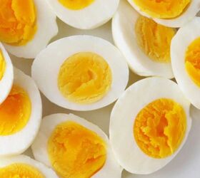 simple 3 ingredient brown sugar cookies, Eggs on a white plate