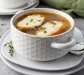Experience a gourmet-style meal at home with this slow cooker French onion soup