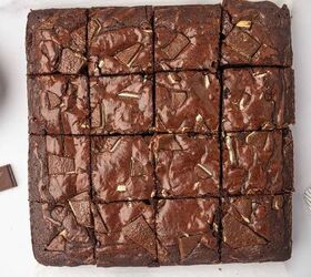andes chocolate mint brownies, Andes Chocolate Mint Brownies flat lay shot after slicing