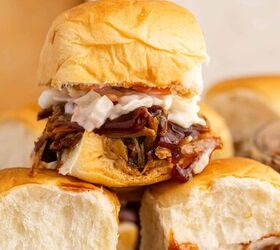 Pulled Pork Sliders on Hawaiian Rolls