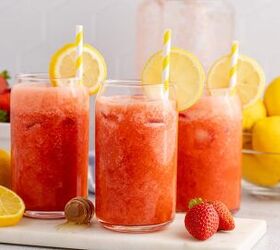 honey strawberry lemonade, Honey Strawberry Lemonade in Glasses with Lemon Slices