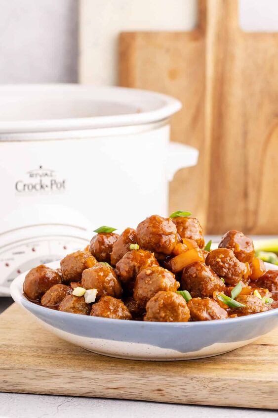 sweet and sour meatballs crockpot, Sweet and Sour Meatballs Crockpot Served in a Bowl