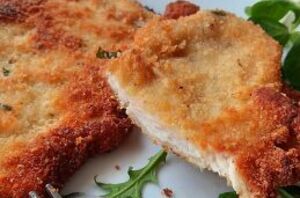 These super crispy and flavorful chicken cutlets are amazing!