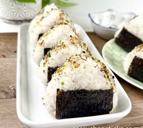 tuna onigiri recipe a quick and tasty japanese snack, A plate of onigiri tuna garnished with rice seasoning