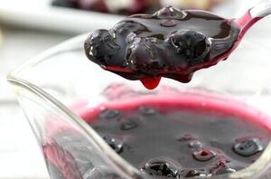 This homemade blueberry syrup is amazing on waffles and pancakes (and anything actually)