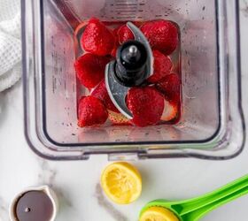 healthy homemade strawberry popsicles recipe, Strawberries in a blender with a squeezed lemon