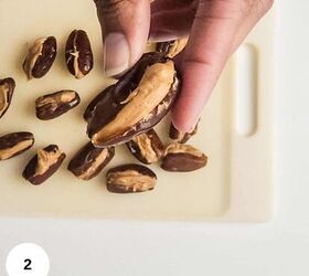 peanut butter stuffed dates, Stuffing the dates with peanut butter