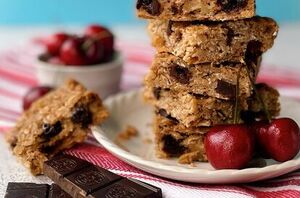 You will fall in love with these easy-to-make breakfast bars (forget all about those expensive eggs!)