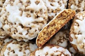 These iced oatmeal cookies taste even better than they look (it's possible!)