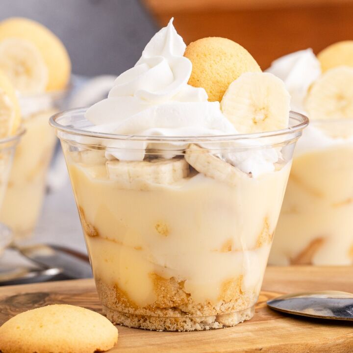 caramel cheesecake bars, A banana pudding cup