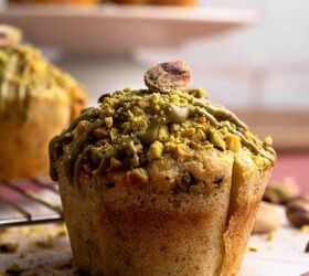 12 pistachio desserts everyones obsessed with right now, Pistachio Muffins